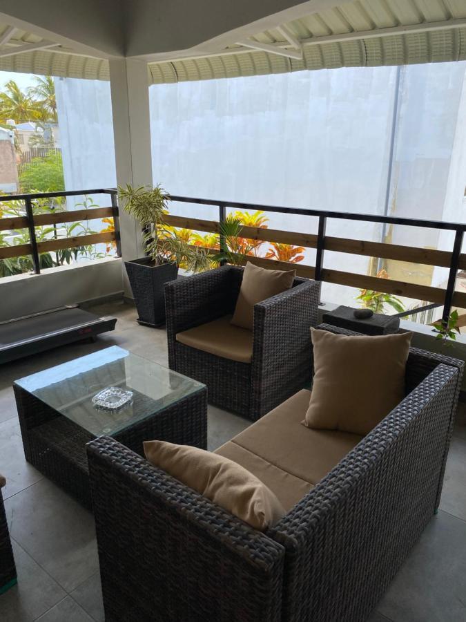 2 Bedroom In Pereybere With Private Balcony Pereybere Beach